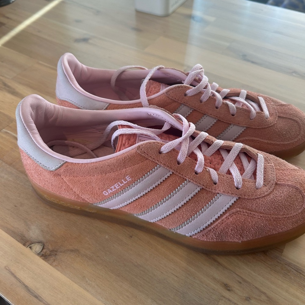 Adidas gazelle gum pink